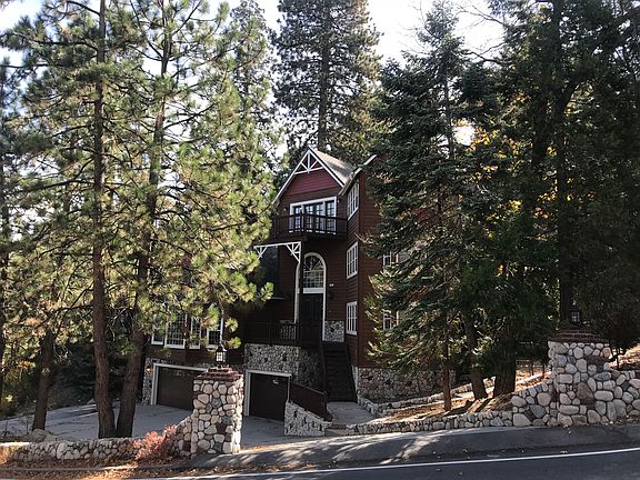 2nd image of 284 Fairway Dr