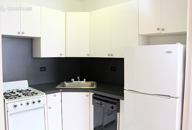 2nd image of 852 8th Ave APT 4C