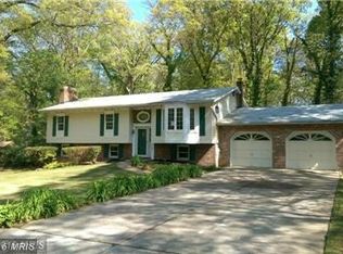 8337 Fairwood Dr, Pasadena, MD 21122