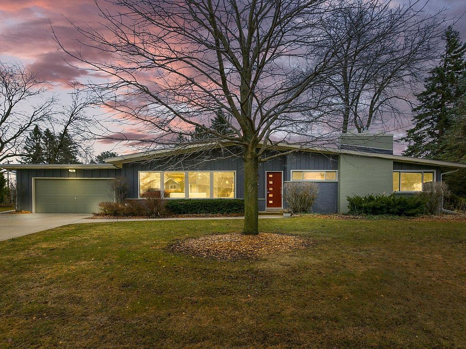 1st image of 2551 W Hunt Club Cir