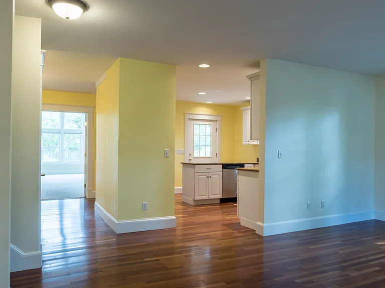 165 Longwoods Rd — Photo 2