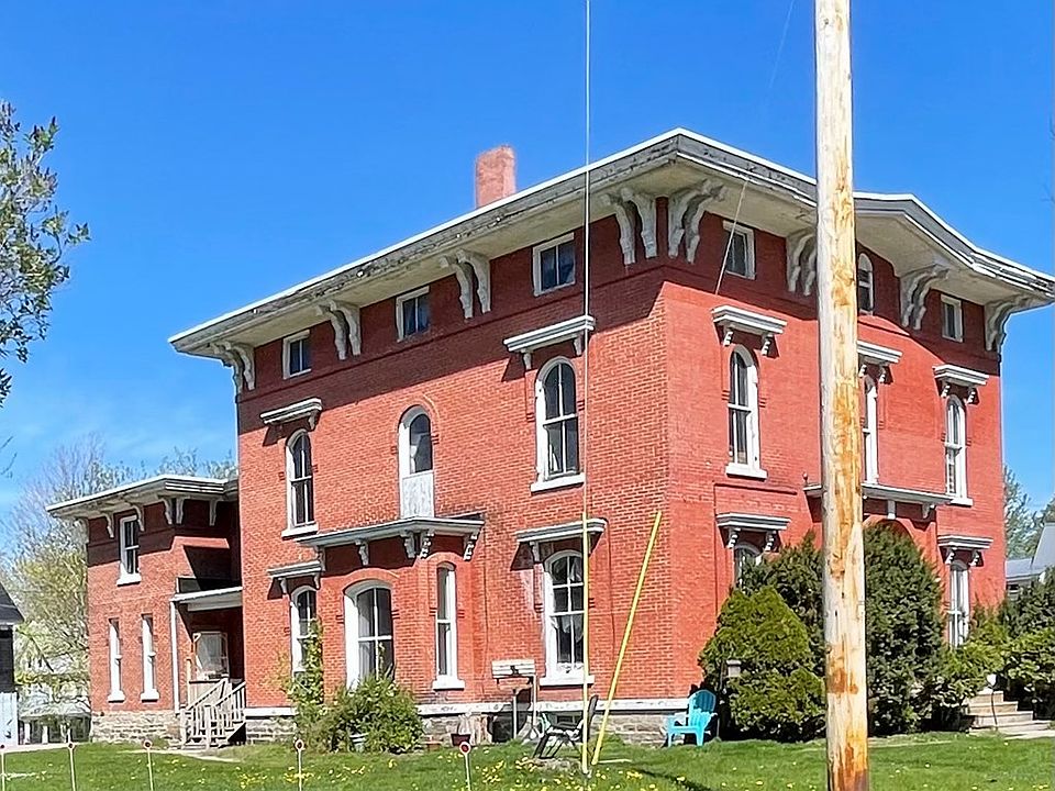 10 Constable St, Malone, NY 12953 Zillow