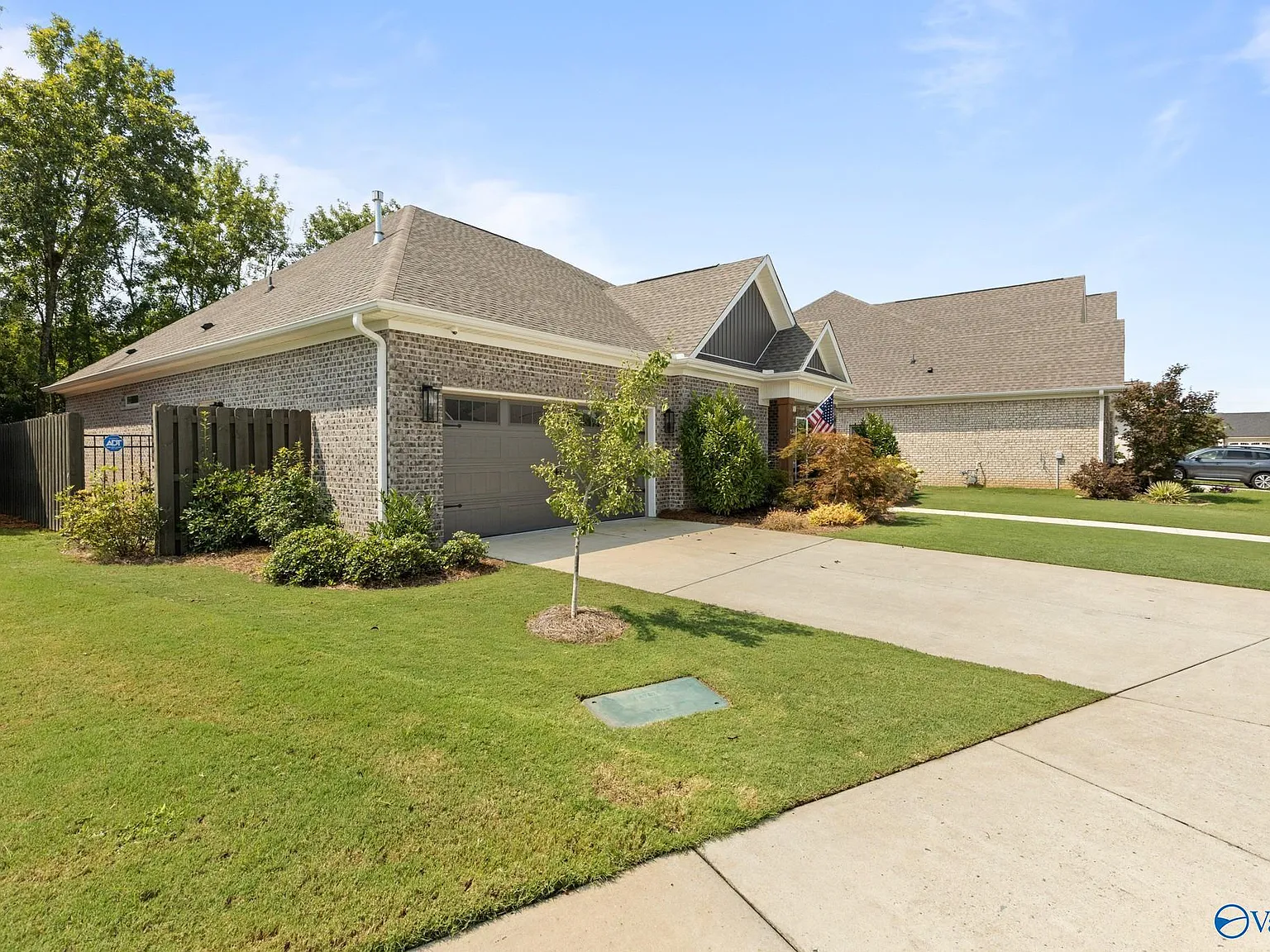 3 bed, 3.0 bath, 2097 sqft, $2,400 — Photo 3