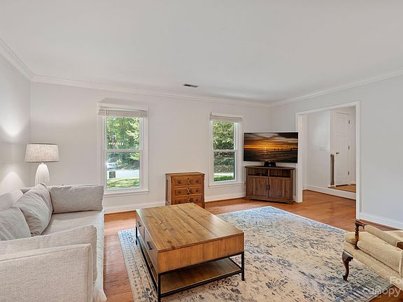 4th image of 9323 Sardis Forest Dr