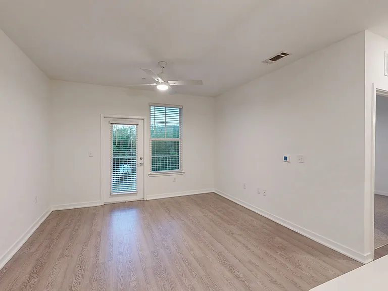 Essex Luxe Apartments — Photo 51