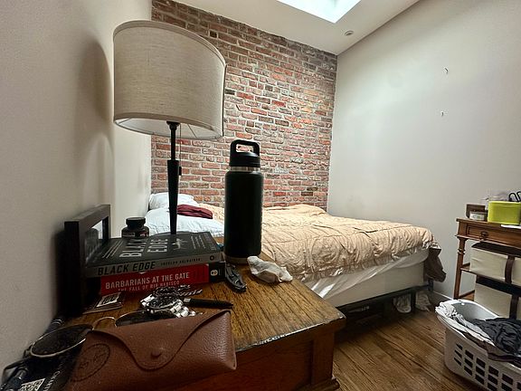 4th image of 72 Carmine St APT 3B