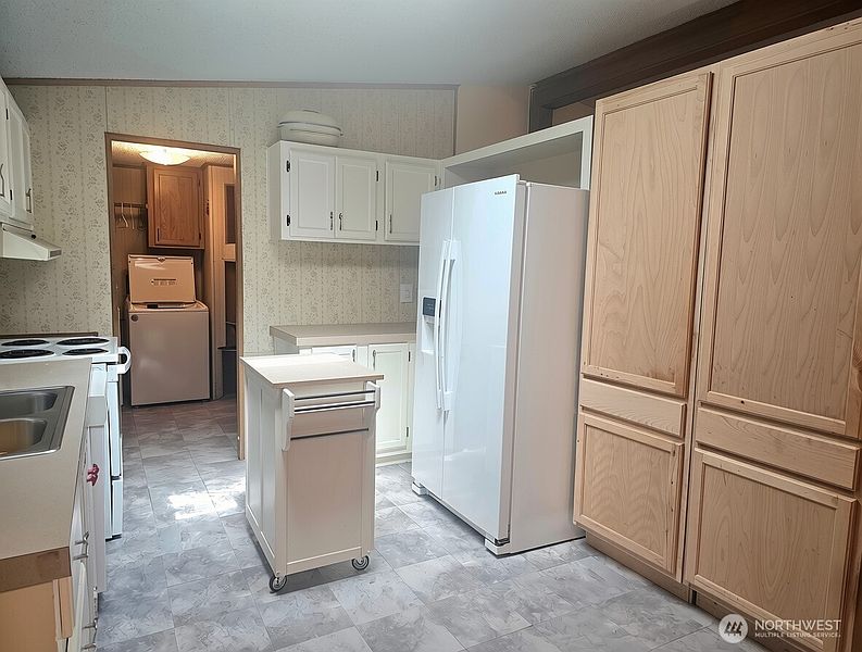 5th image of 8708 Thuja Avenue SE