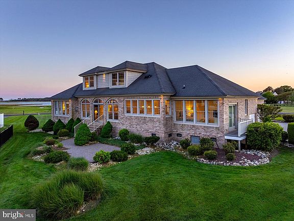 2nd image of 12850 Fox Ridge Ct