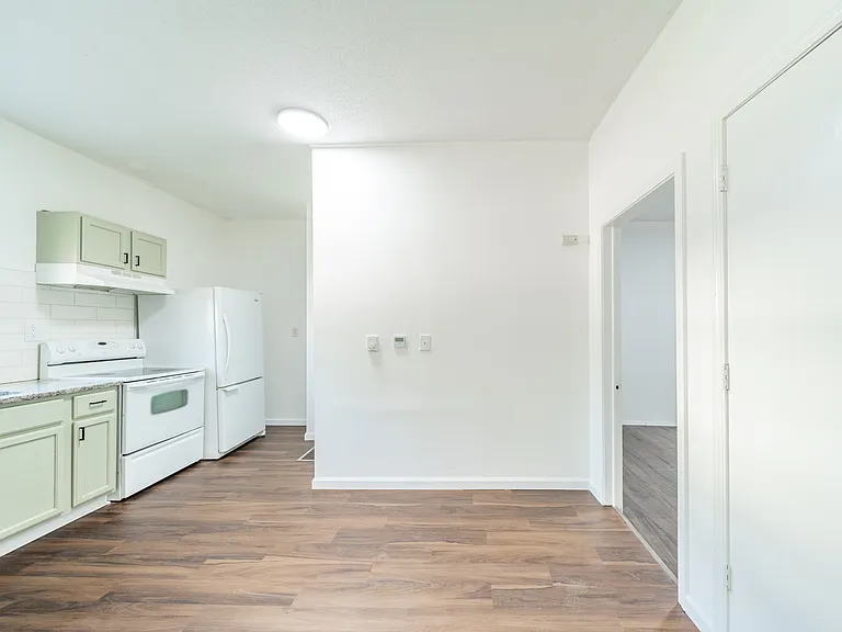 1701 Fletcher Ave #B — Photo 3