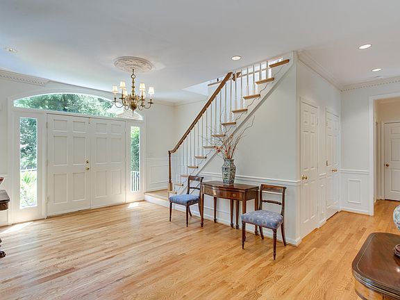 2nd image of 1536 Poplar Pl