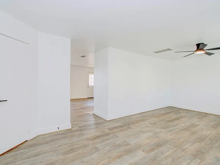 6117 Settlers Square Ln — Photo 4