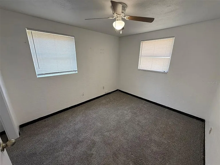 912 SW 6th Ave — Photo 5