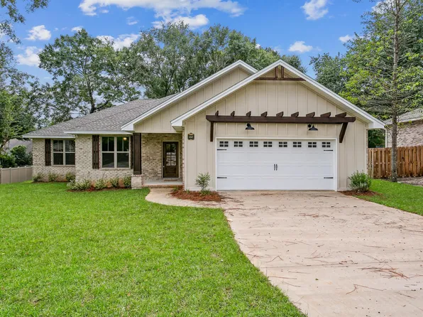 4567 Pfitzer Cir, Crestview, FL 32536