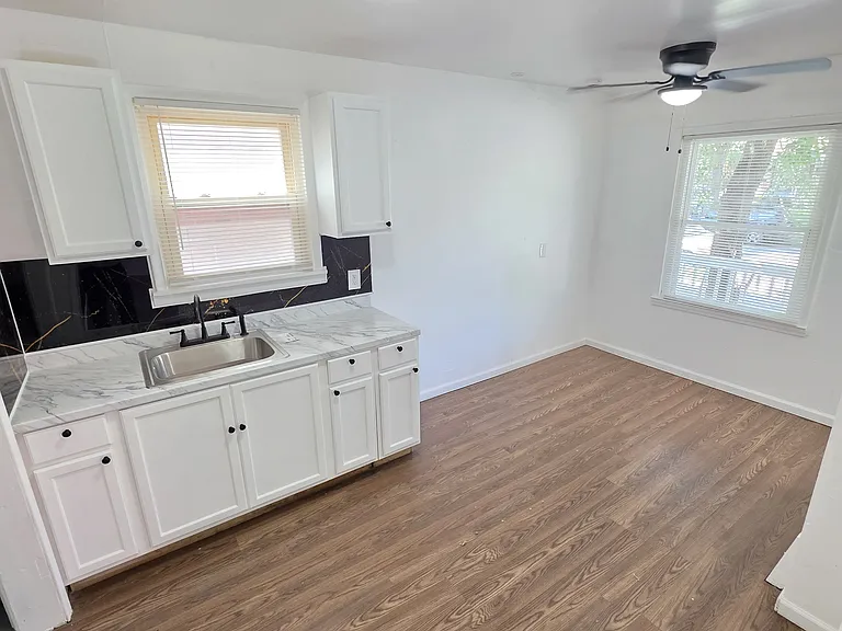 15770 Stansbury St — Photo 8