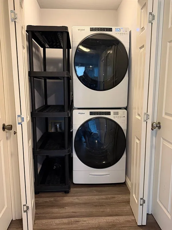 2 bed, 2.0 bath, 890 sqft, $3,000 — Photo 3