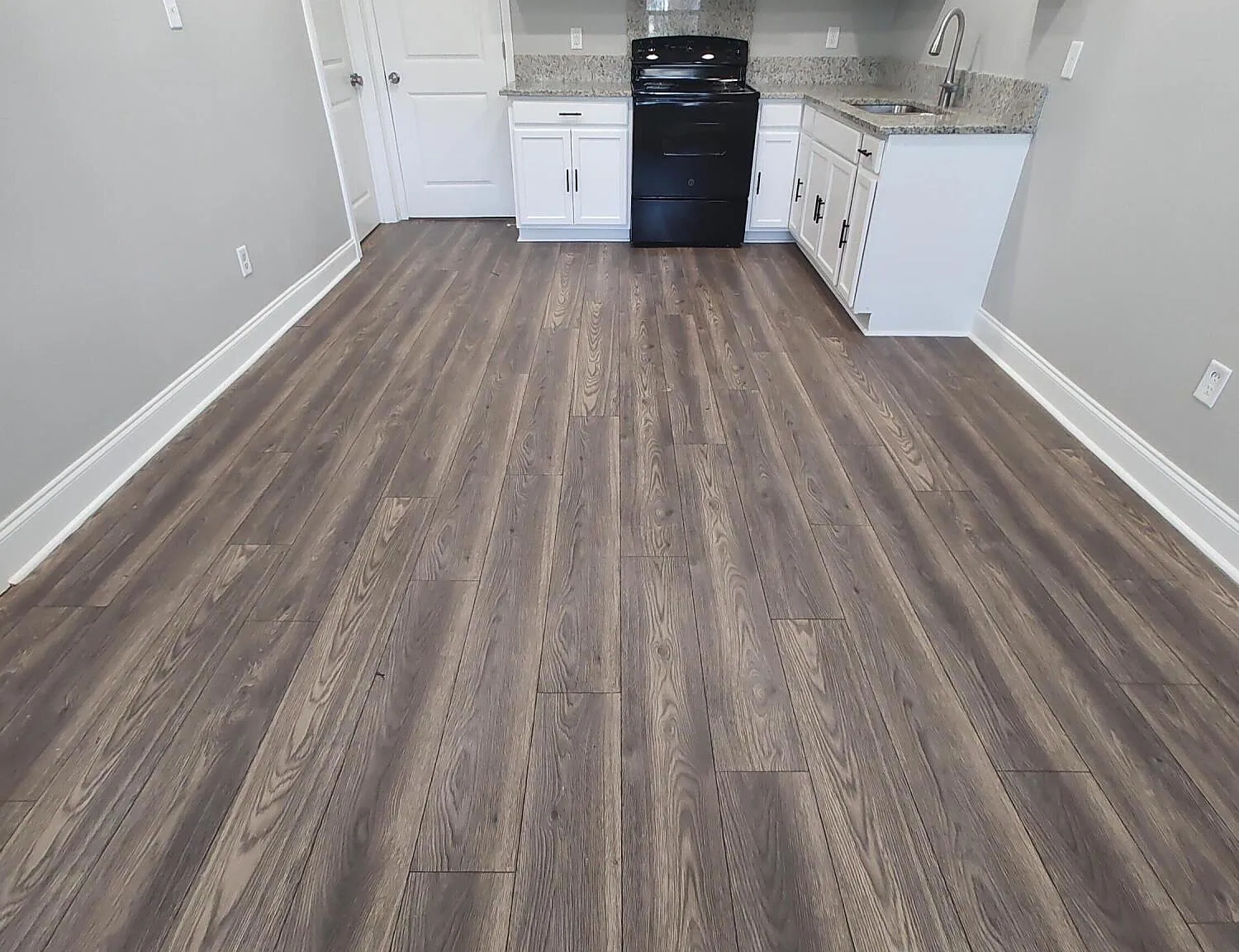 2 bed, 750 sqft, $800 — Photo 2