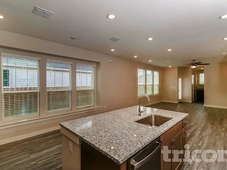 1528 Palo Verde Way — Photo 4