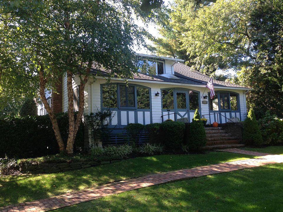 1st image of 323 Plymouth Ave