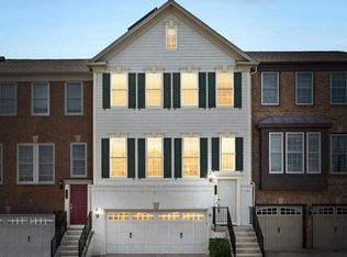 126 Great Laurel Sq SE, Leesburg, VA 20175