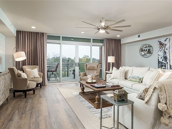 5th image of 1018 Hackberry Ln Unit 307