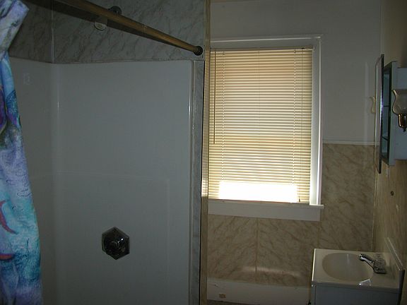 3rd image of 44 1/2 Adams St