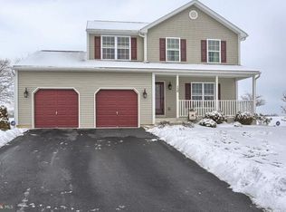156 Sandhurst Blvd, Blandon, PA 19510