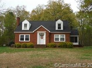 461 Weaver Dairy Rd, Bessemer City, NC 28016