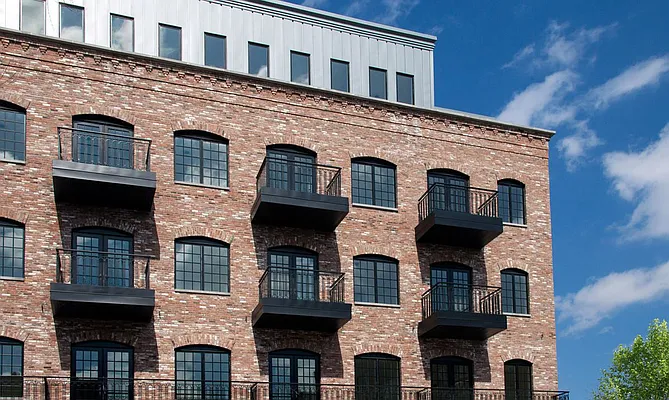 Rented by EXR | media 125