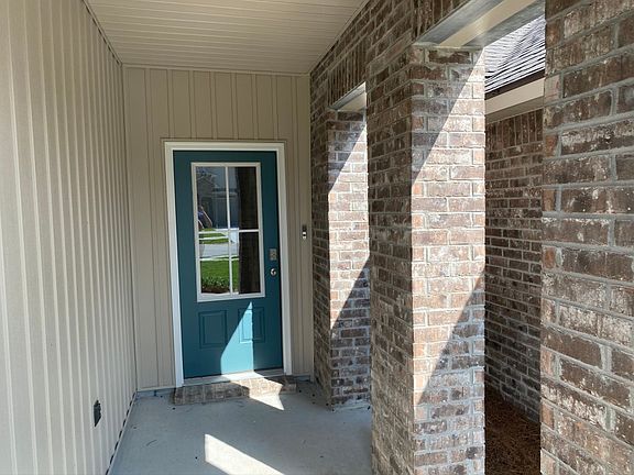 3rd image of 1066 S Berryvine Ln