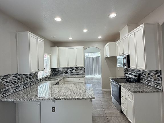 3rd image of 3920 Mountain View Rd