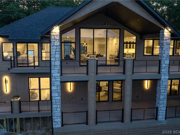 844 W Thrush Rd, Lake Ozark, MO 65049