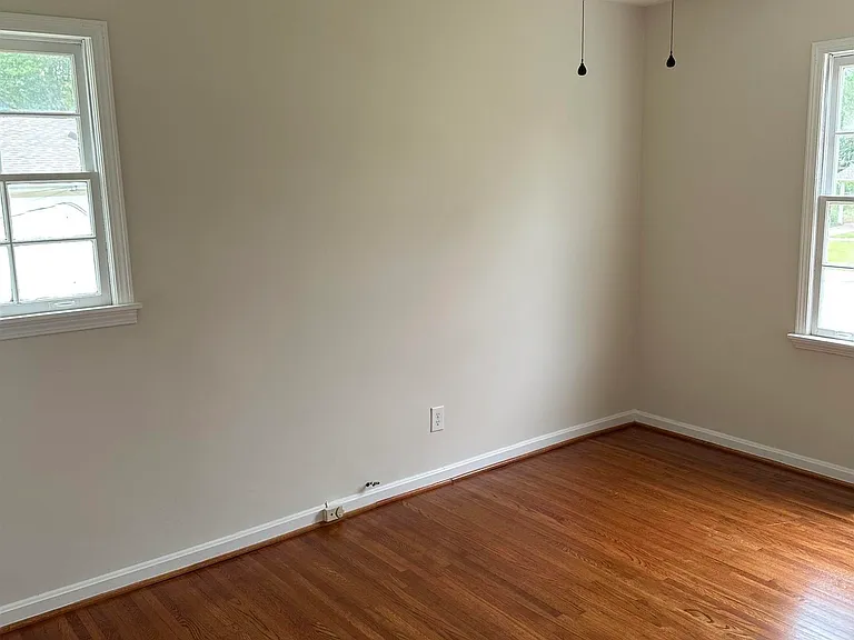 1073 Sherbrooke Cir — Photo 8