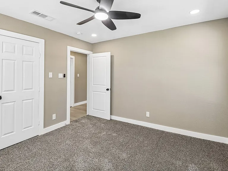 10711 Cromwell Dr — Photo 9