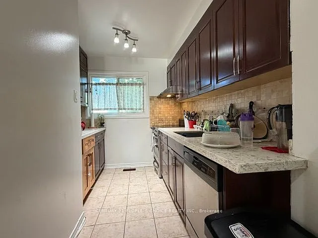10 Juliana Sq — Photo 10
