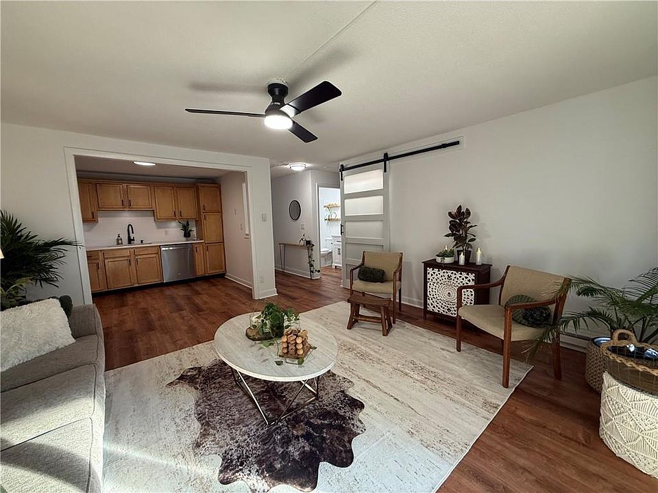 1st image of 120 Pilgrim Pkwy APT 4