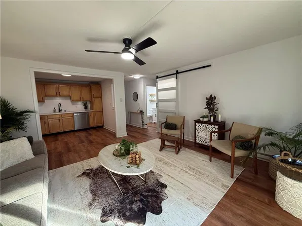 120 Pilgrim Pkwy APT 4, Warwick, RI 02888