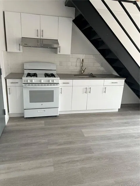 2 bed, 2.0 bath, 750 sqft, $2,800 — Photo 2