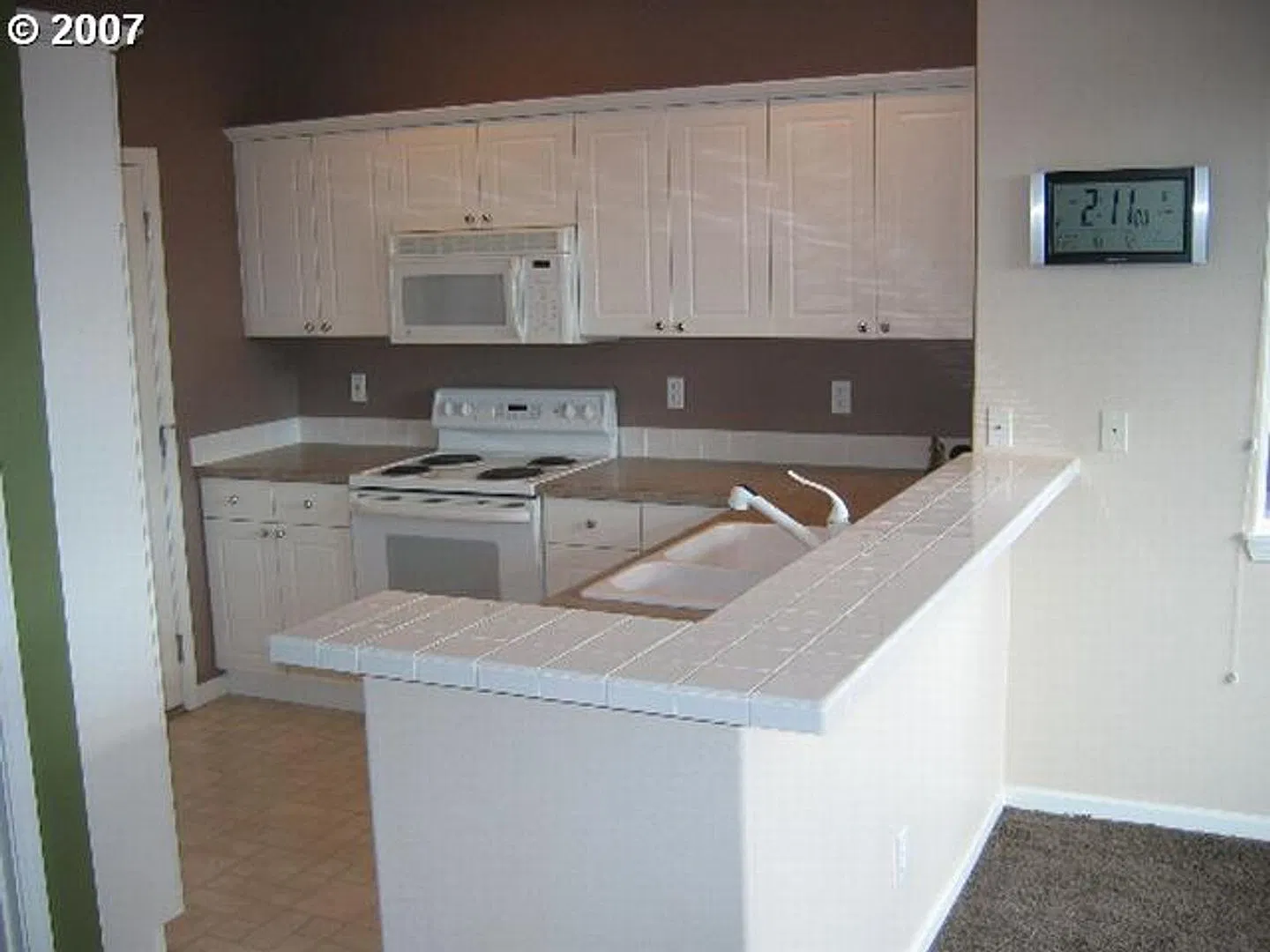 Beautiful 3-Bedroom Home in Desirable Garden Home Neighborhood! — Photo 4