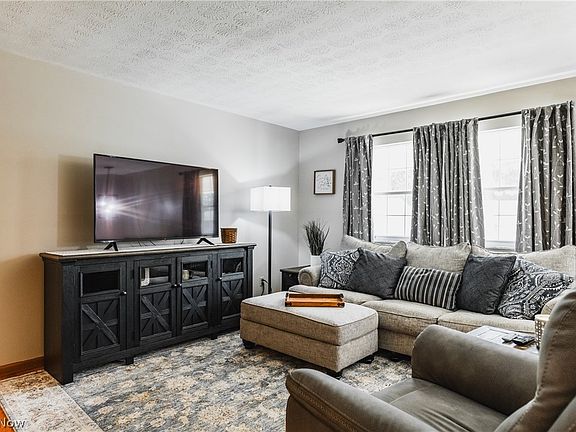 5th image of 2407 Congdon Dr