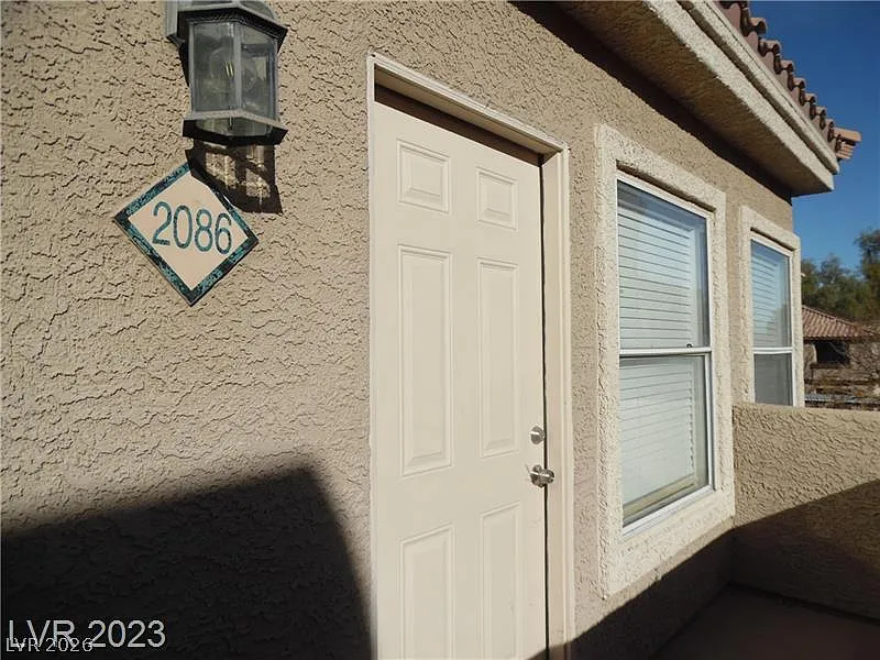 2 bed, 2.0 bath, 1427 sqft, $1,600 — Photo 4