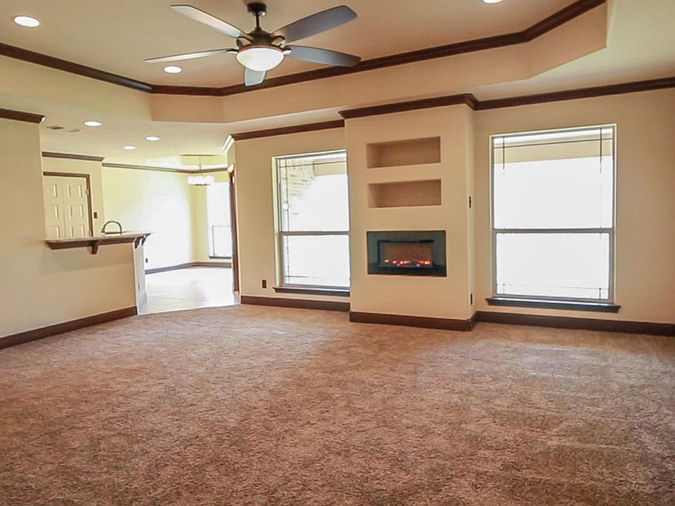 1st image of 301 Kennedy Dr