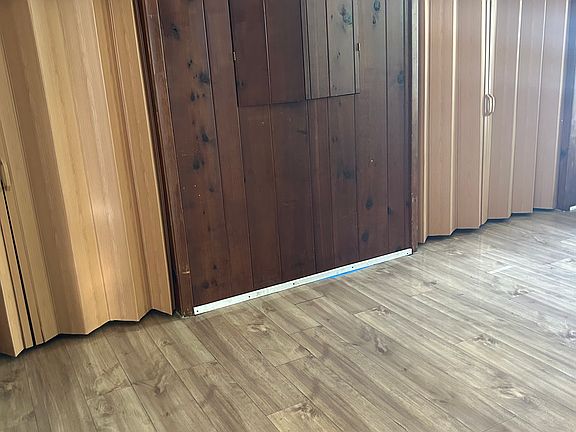 5th image of 1418 E 52nd St