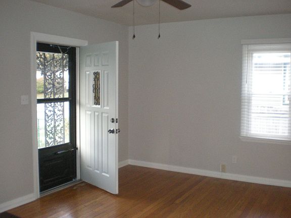 4th image of 1128 Lindsay Ave