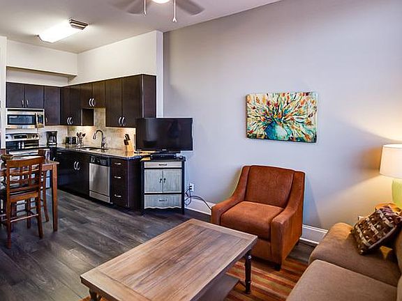 2nd image of 1301 Washington St #5c1a2fef2
