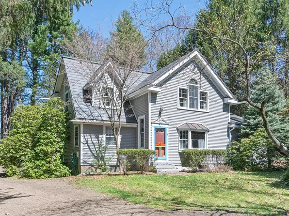 8 Hayward Rd, Wayland, MA 01778