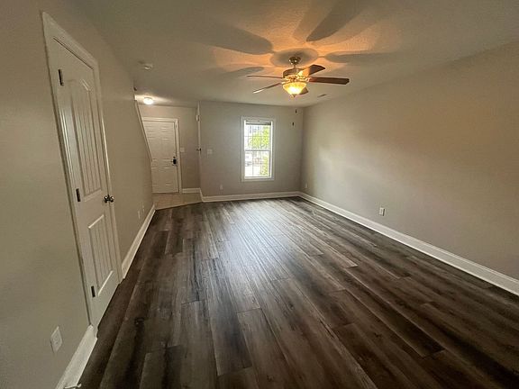 3rd image of 103 W Murrow Ln