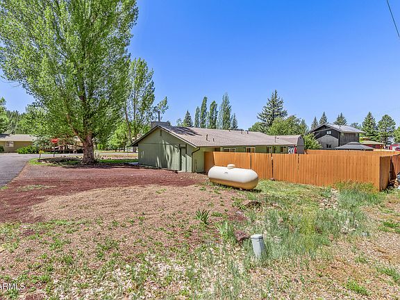 4th image of 570 E Ox Bow Road --