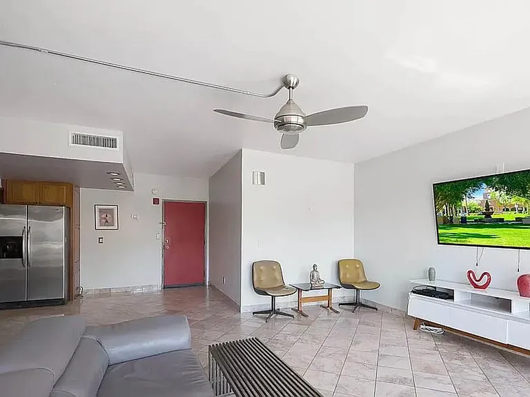 805 N 4th Ave #404 — Photo 10