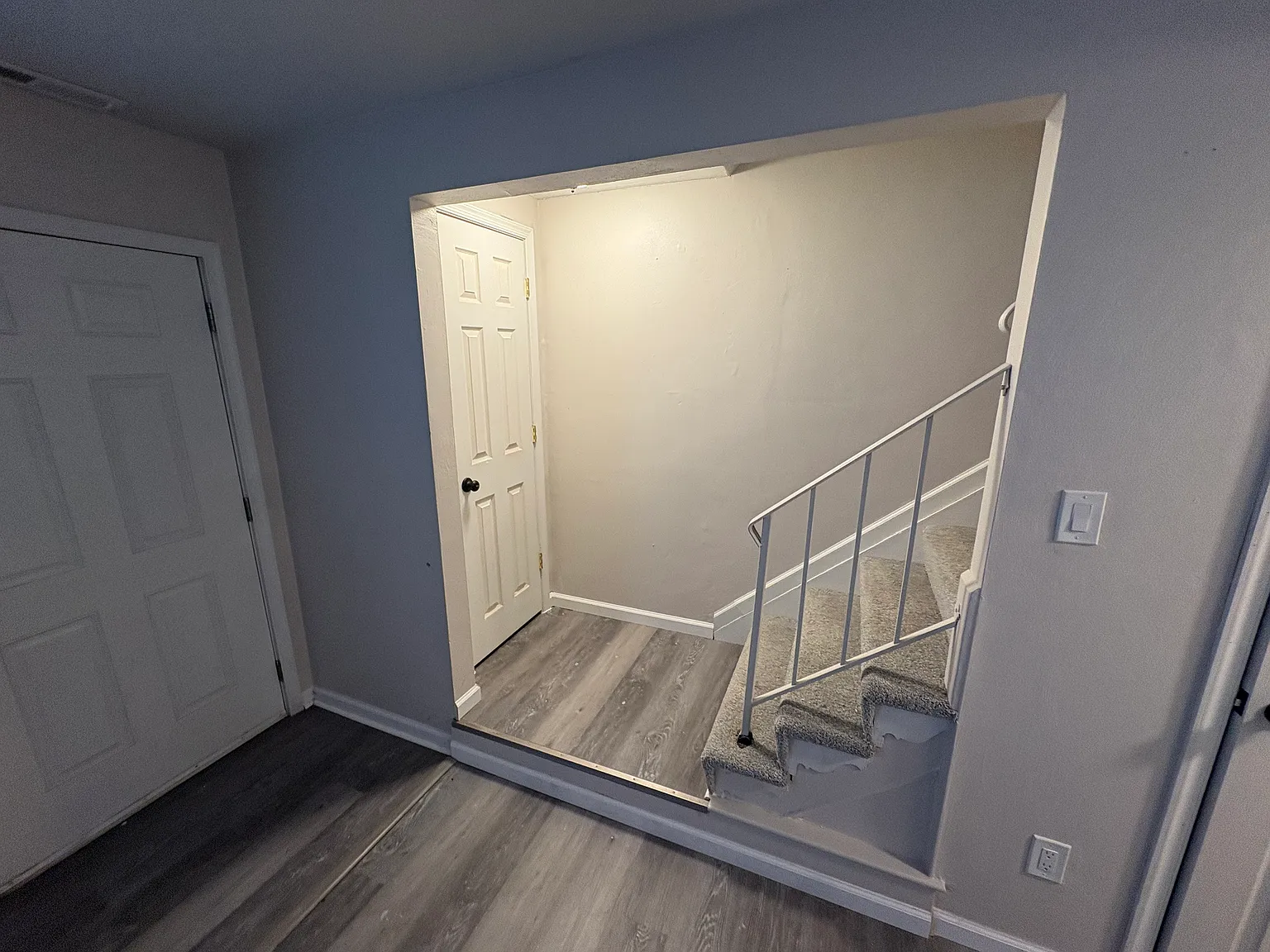 813 S Grosvenor Ct — Photo 3