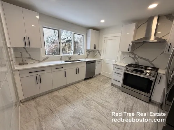 58 Edgecliff Rd, Watertown, MA